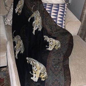 Beautiful Zara scarf with tiger print